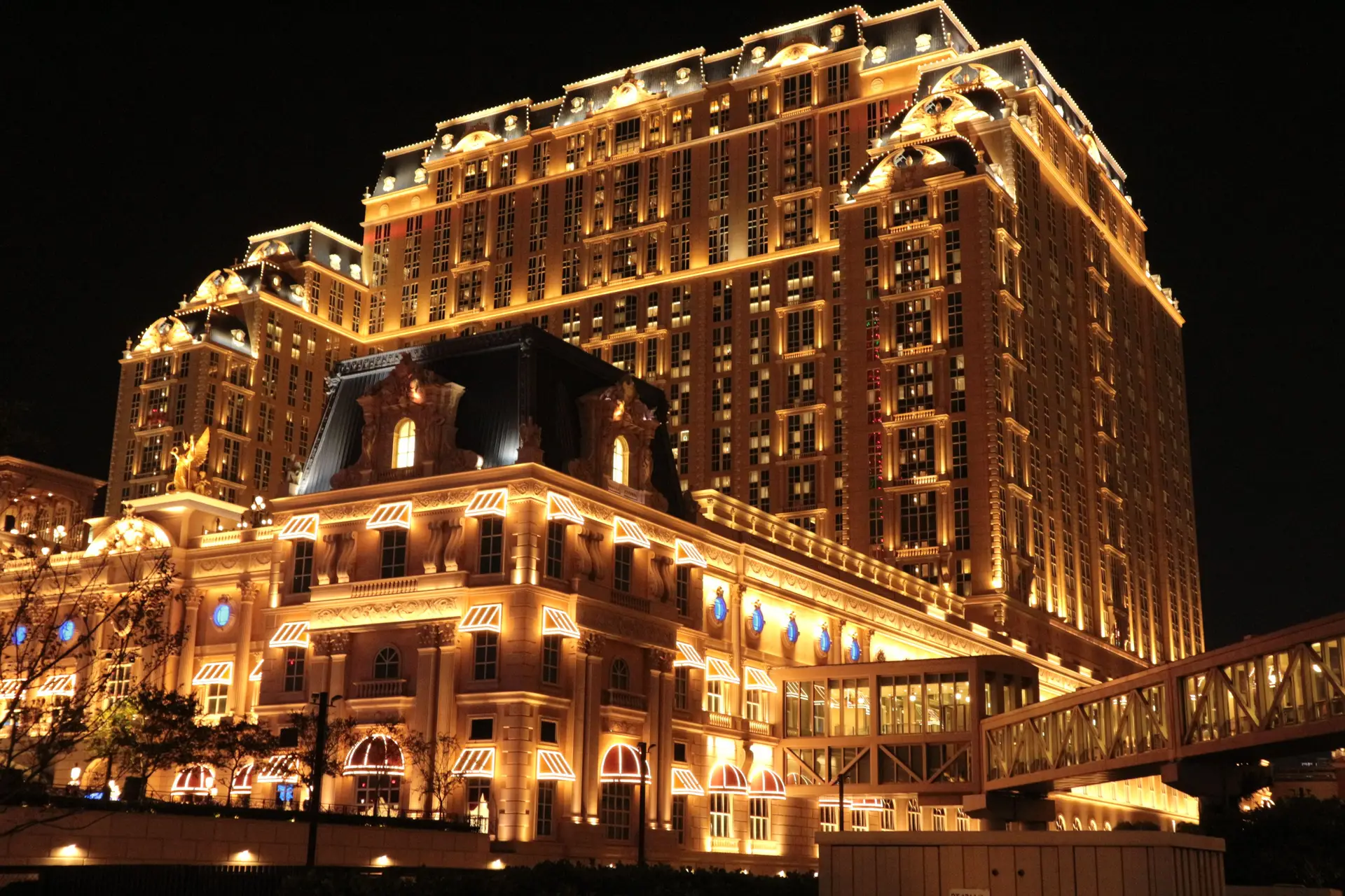 Sablebridgeworks Casino Exterior at Night